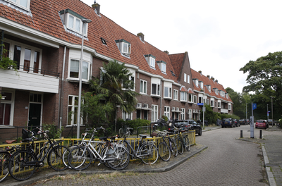 914447 Gezicht op de huizen Ferdinand Bolstraat 44 -hoger te Utrecht.